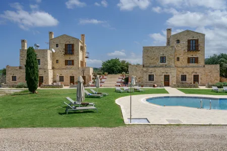 villas and pool