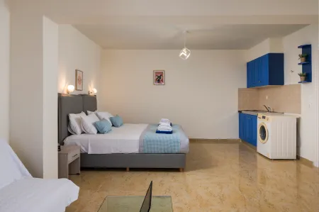  Bedroom with kitchenette