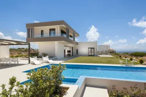 Gardenia house exterior and pool