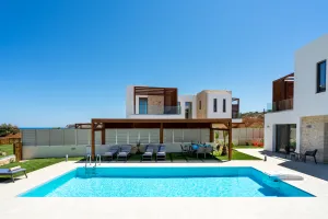 Bijou Holiday Villa Dioni, Secluded Beachfront Location, close to Rethymno town