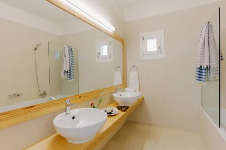  ensuite bathroom
