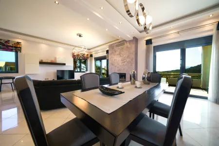  dining table