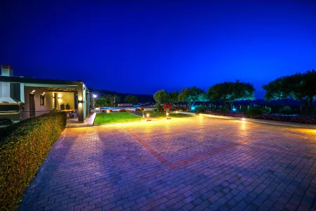  the villa in the evening