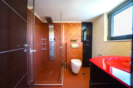  bathroom 