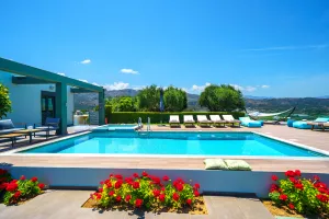 All Around View Mythic Olive Villa, Luxury, Privacy & Seclusion, only 5’ from Chania Centre and Beach