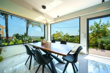  dining area 