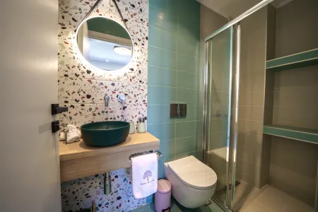  ensuite bathroom 