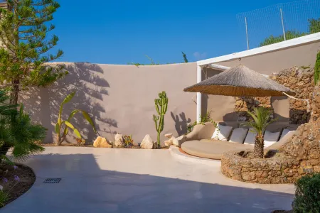  garden area