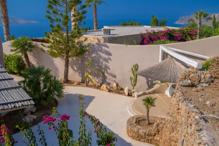  garden area