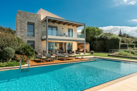  villa exterior with the pool