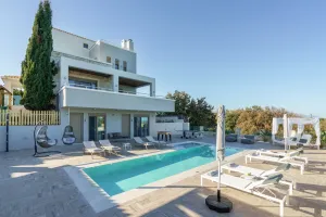 Oak Luxury  The villa