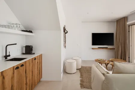  double bedroom tv room