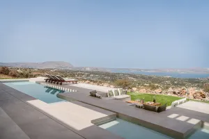 New Luxury Villa JK's Four with Heated Pool, Jacuzzi and Amazing Sunset Seaviews