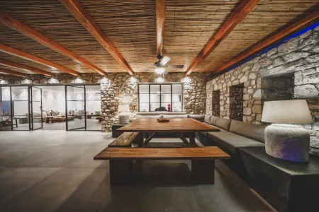  Outdoor lounge connected directly to indoor living area