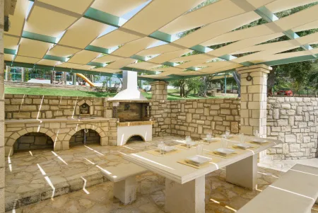  bbq area