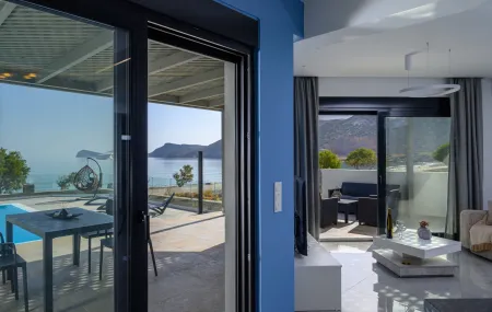 living room with terrace access