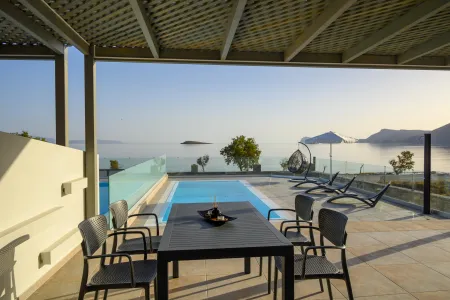  exterior dining area