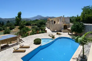 New Traditional Villa Myre 3, with a Private Pool, BBQ and 3 modern apartments, near Rethymno, Crete