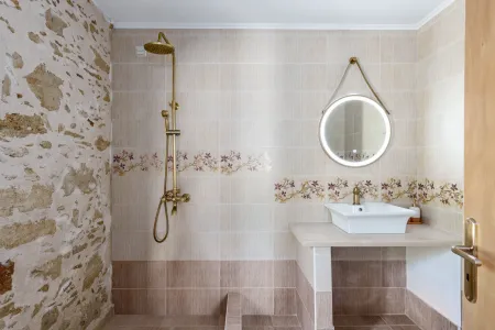   ensuite bathroom