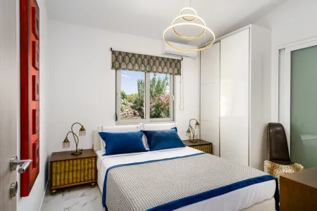   bedroom decoration details