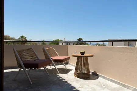  double bedroom 3 balcony