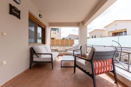  outdoor sitting area