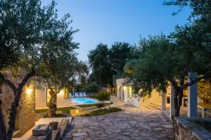 Nature Retreat – Green Oasis Villa with Private Pool & Rooftop Hot Tub near Rethymno, Crete