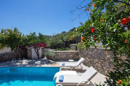  private pool and sunbeds