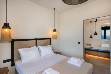  Double bedroom with ensuite bathroom