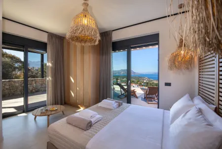  Double bedroom with balcony