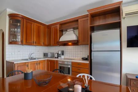  Kitchen & Dinning Room