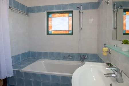  Bathroom With Closed Window