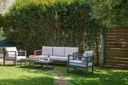  outdoor seating