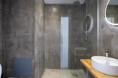 en suite bathroom
