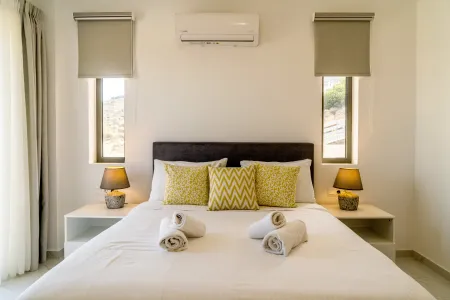  Bedroom