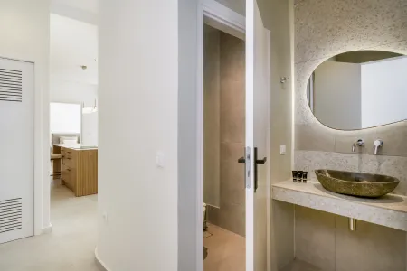  ensuite bathroom
