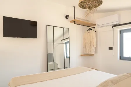  Bedroom