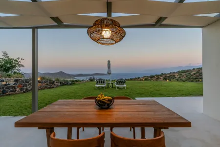  Dining area outdoor
