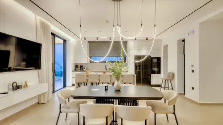  Main Villa Dining Area
