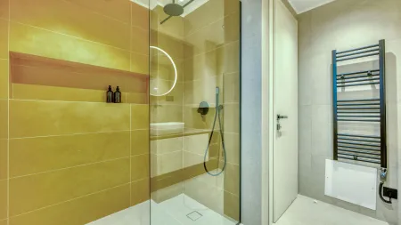     Main Villa First Floor Bathroom