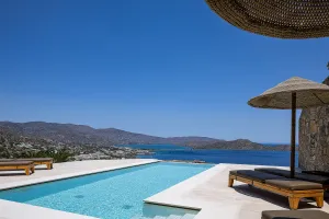 Black Pearl  Pool view
